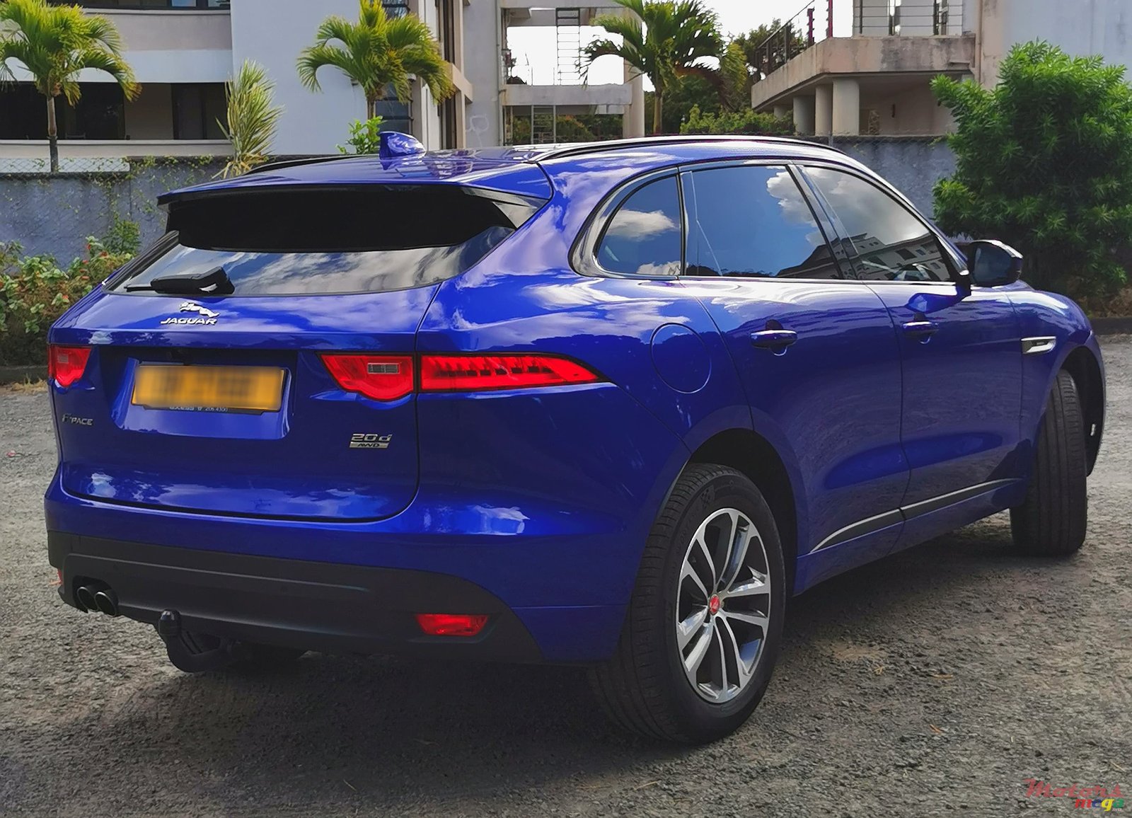 2017' Jaguar F-Pace F sport photo #3