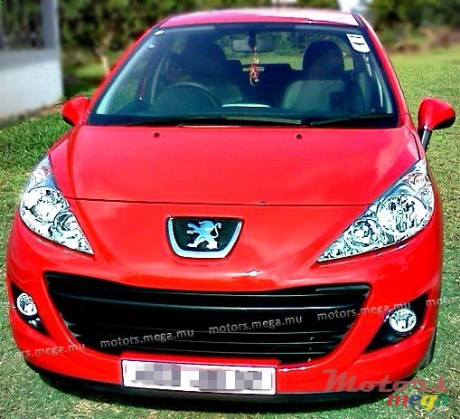 2012' Peugeot 207 photo #1