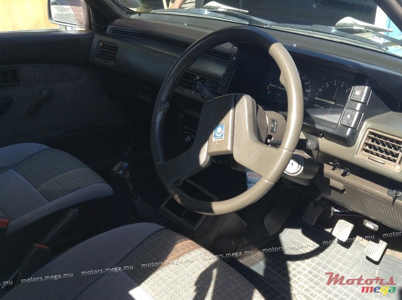 1991' Proton Saga photo #4