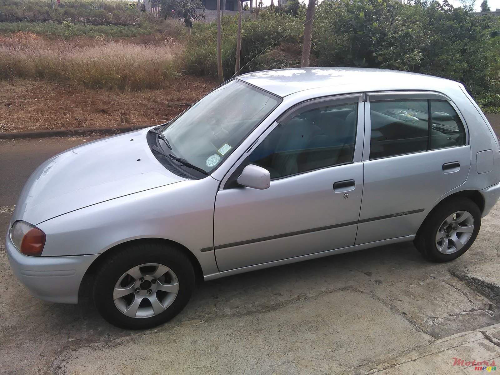 1997' Toyota Starlet photo #1