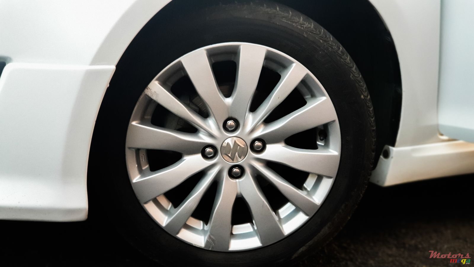 2012' Suzuki Swift photo #2