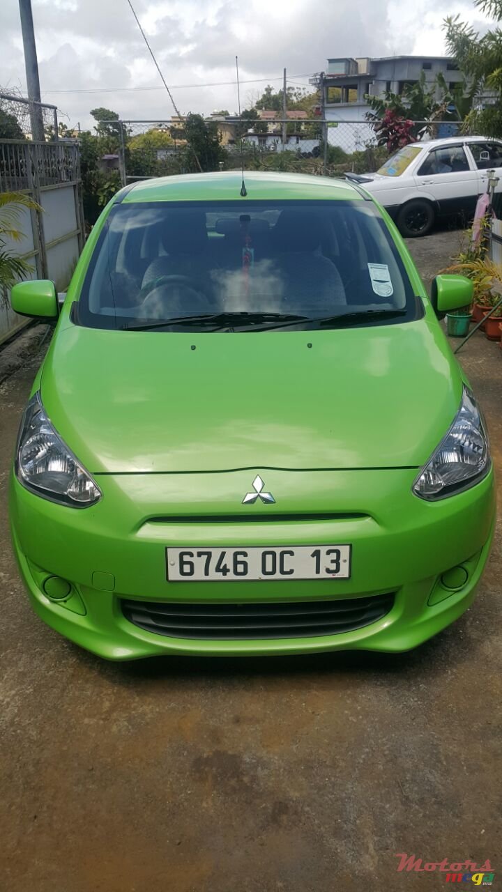 2013' Mitsubishi Mirage photo #1