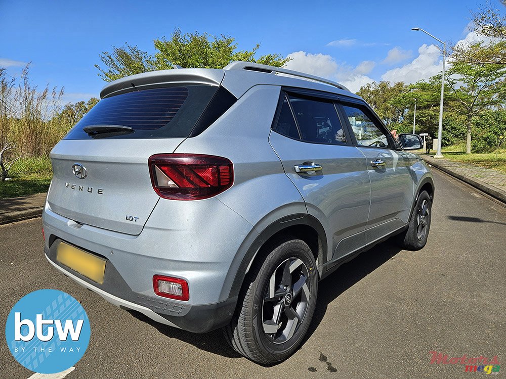 2019' Hyundai Venue photo #4