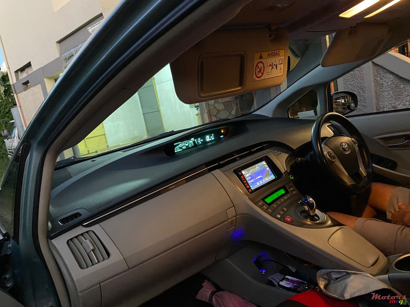 2013' Toyota Prius photo #5