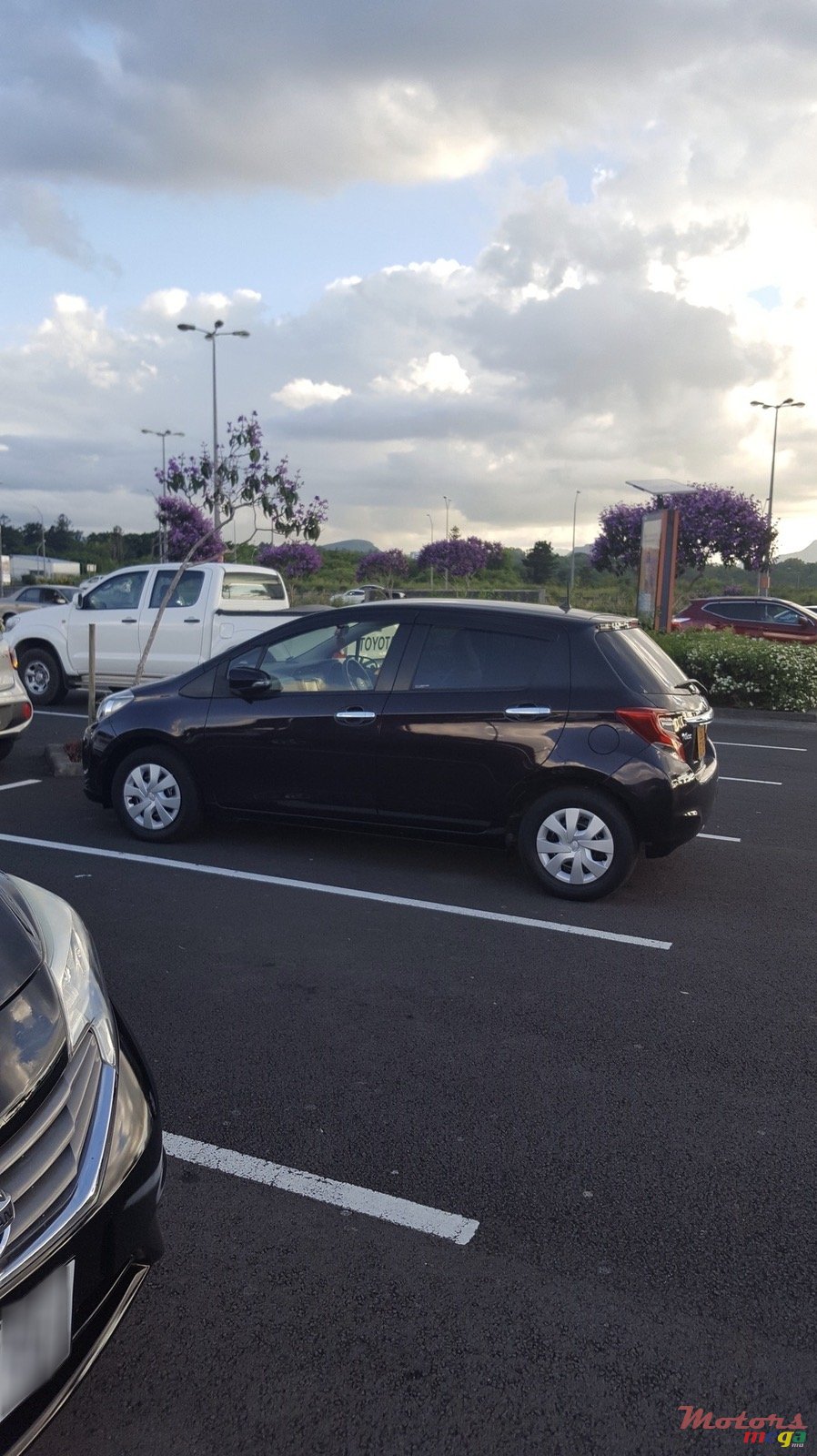 2015' Toyota Vitz photo #2