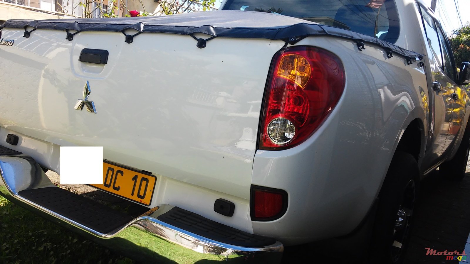 2010' Mitsubishi L 200 photo #2