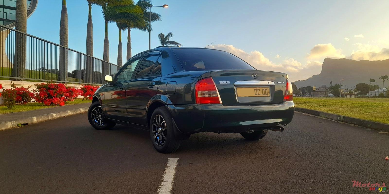 2000' Mazda 323 photo #3