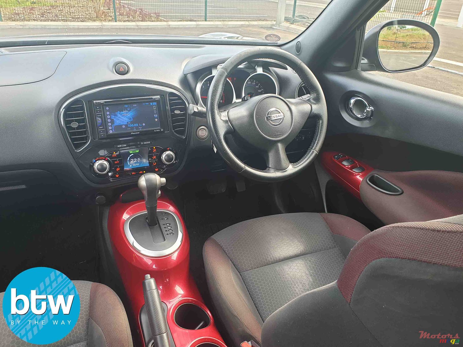 2011' Nissan Juke photo #4