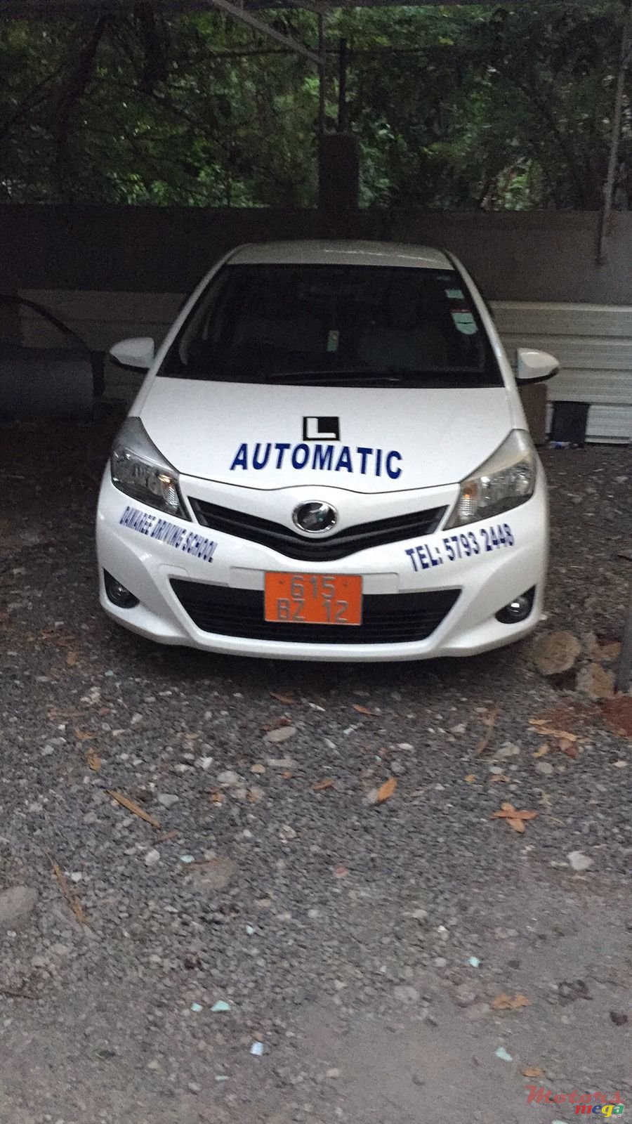 2012' Toyota Vitz photo #1