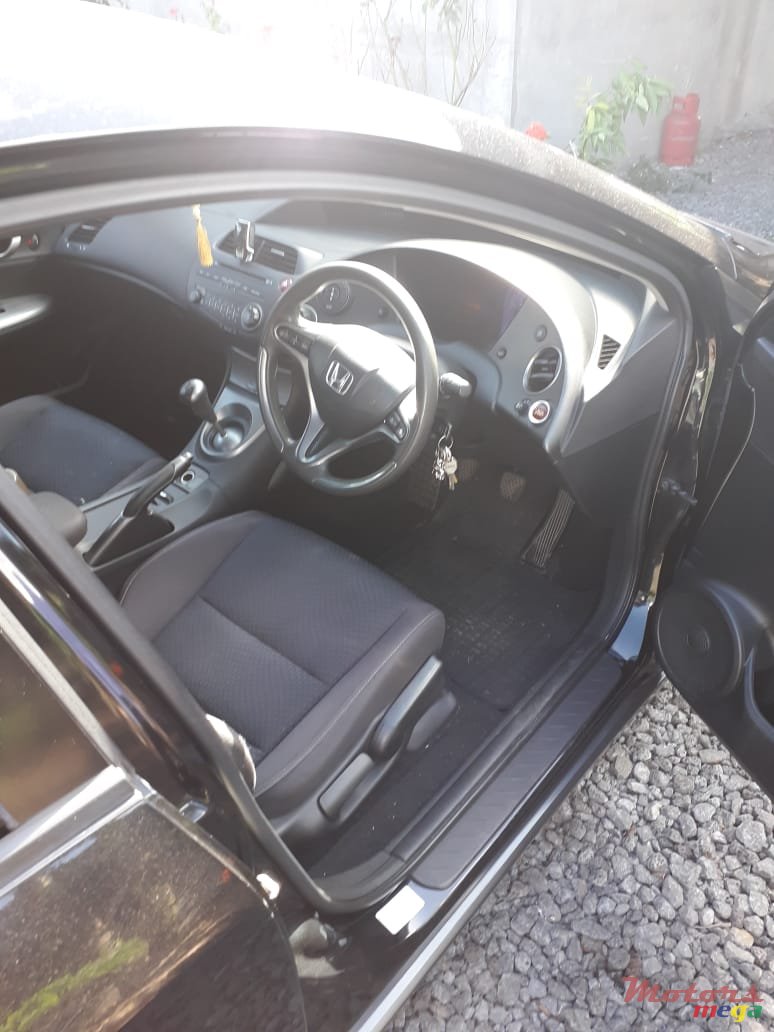 2010' Honda Civic photo #1