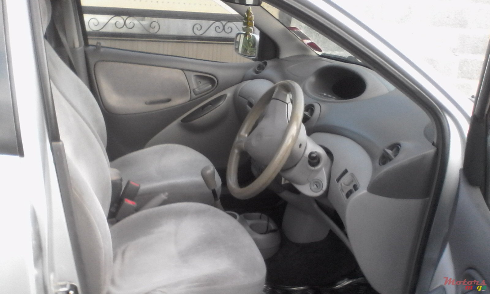 2000' Toyota photo #6