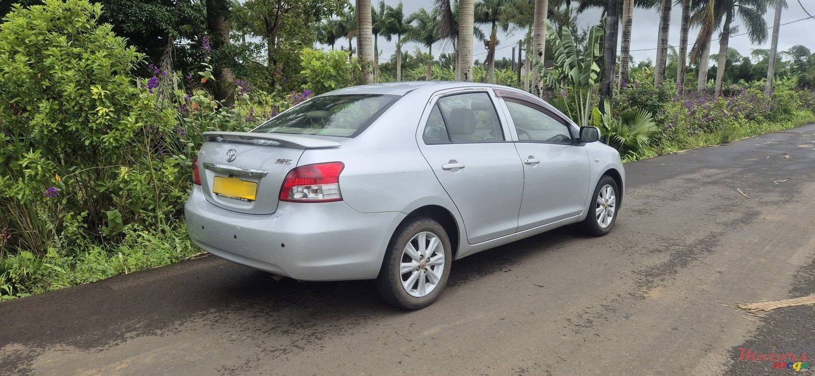 2008' Toyota Yaris photo #4