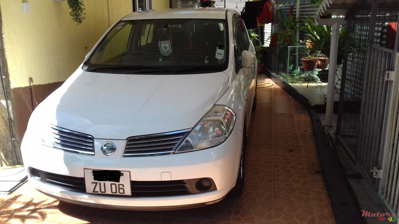 2006' Nissan Tiida Latio photo #1