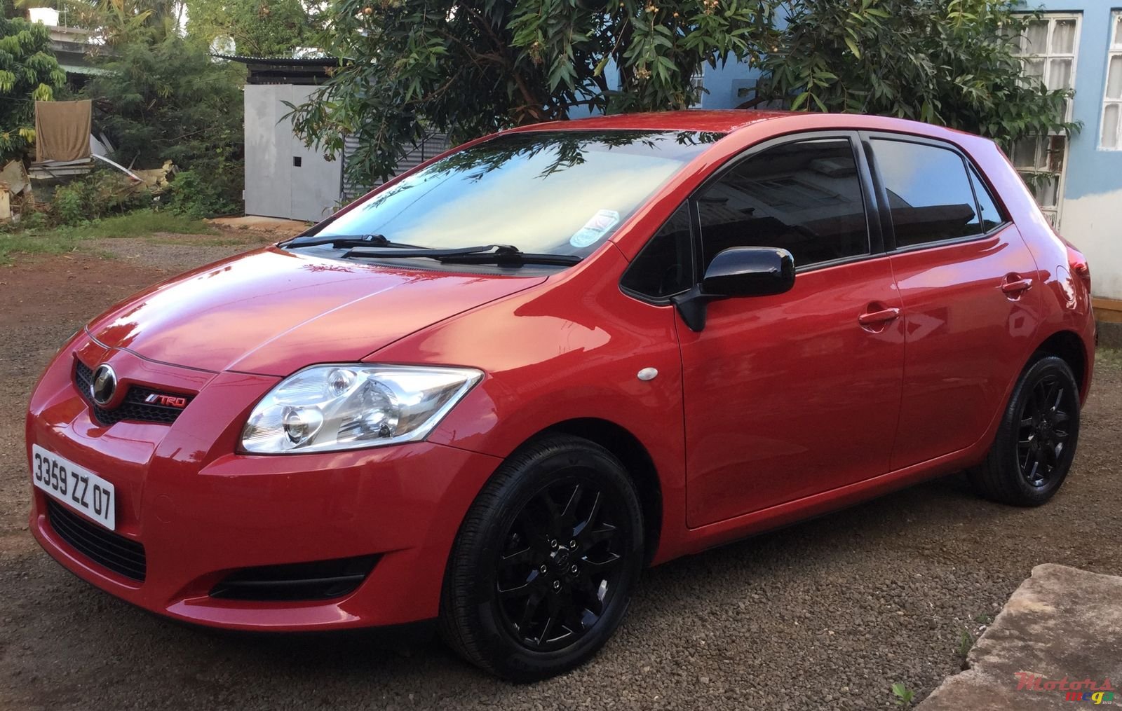 2007' Toyota Auris photo #2