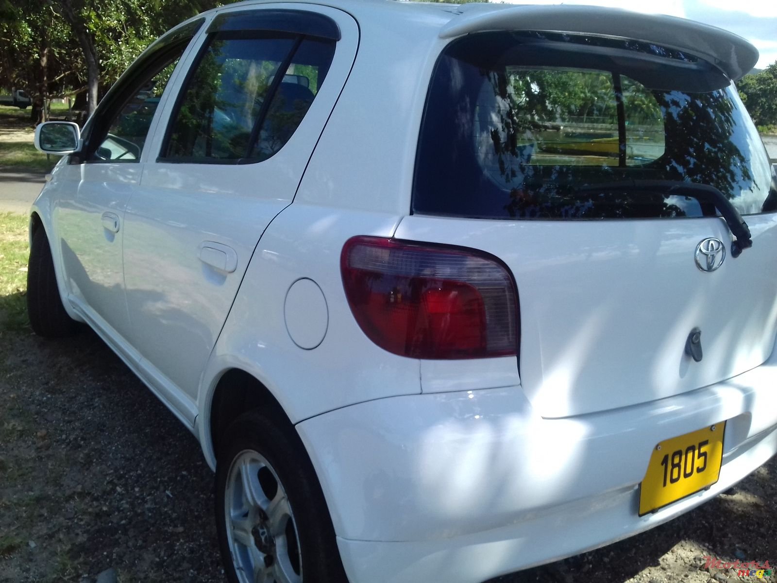 1999' Toyota Vitz photo #6