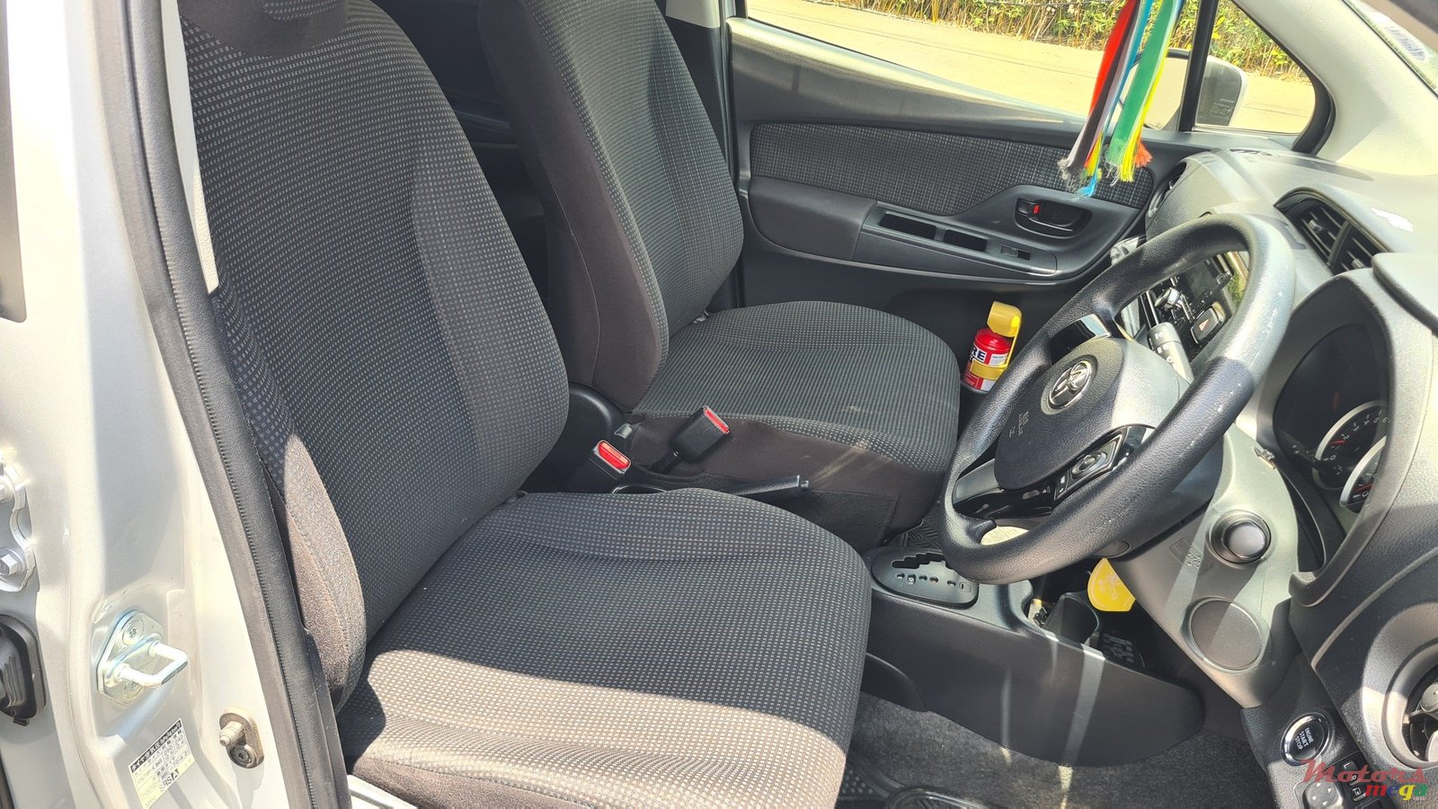 2017' Toyota Vitz 1330cc photo #5