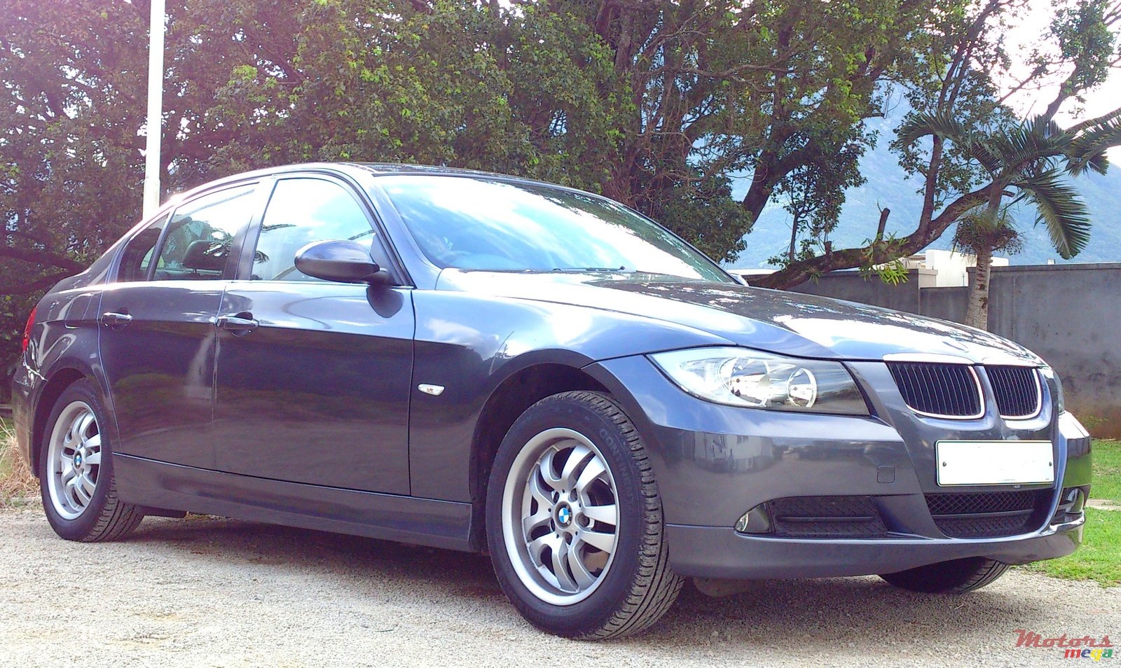 2006' BMW 316 photo #1