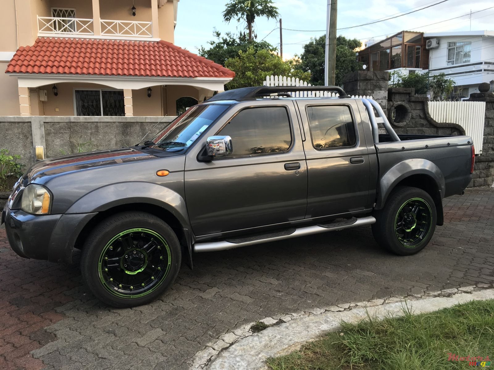 2003' Nissan photo #1