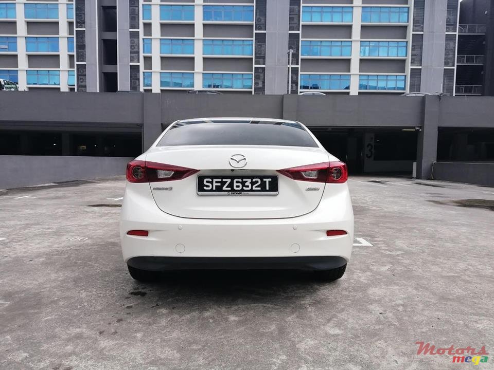 2015' Mazda 3 photo #2