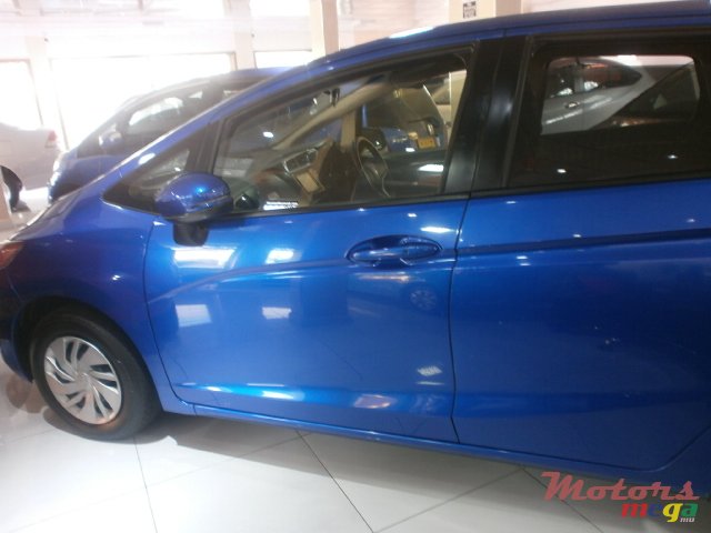 2017' Honda Fit photo #5