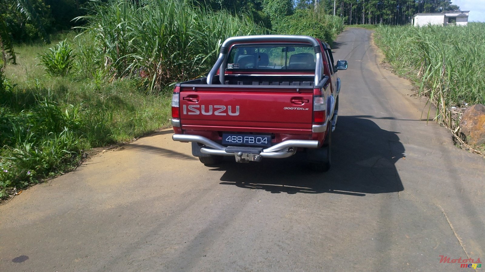 2004' Isuzu 300 TDI LX photo #4