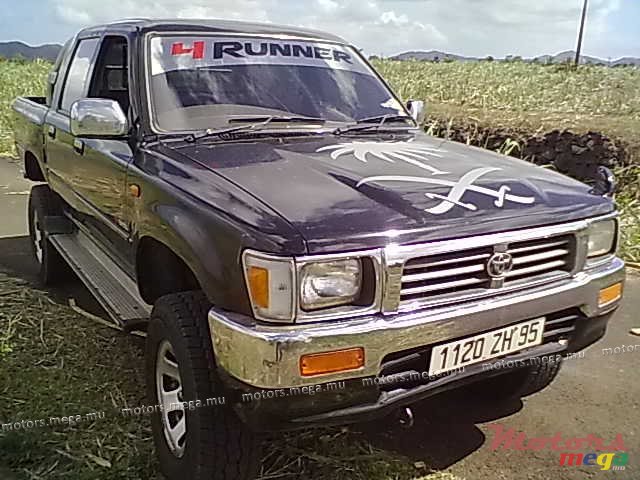 1995' Toyota 4X4 HILUX photo #1