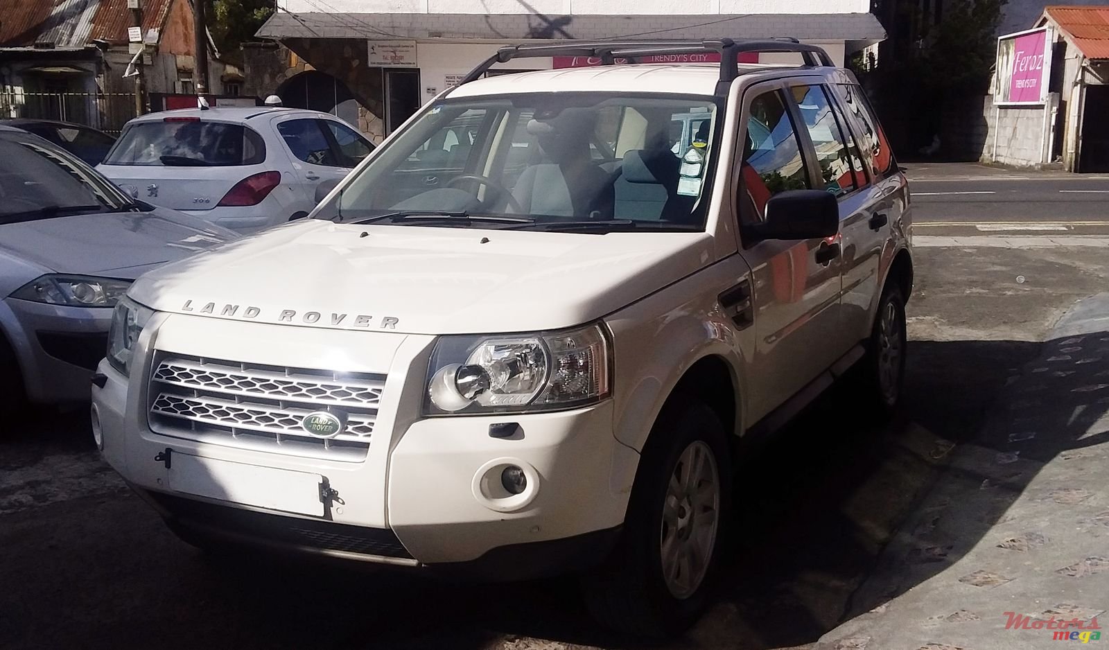 2009' Land Rover Freelander 2 photo #2