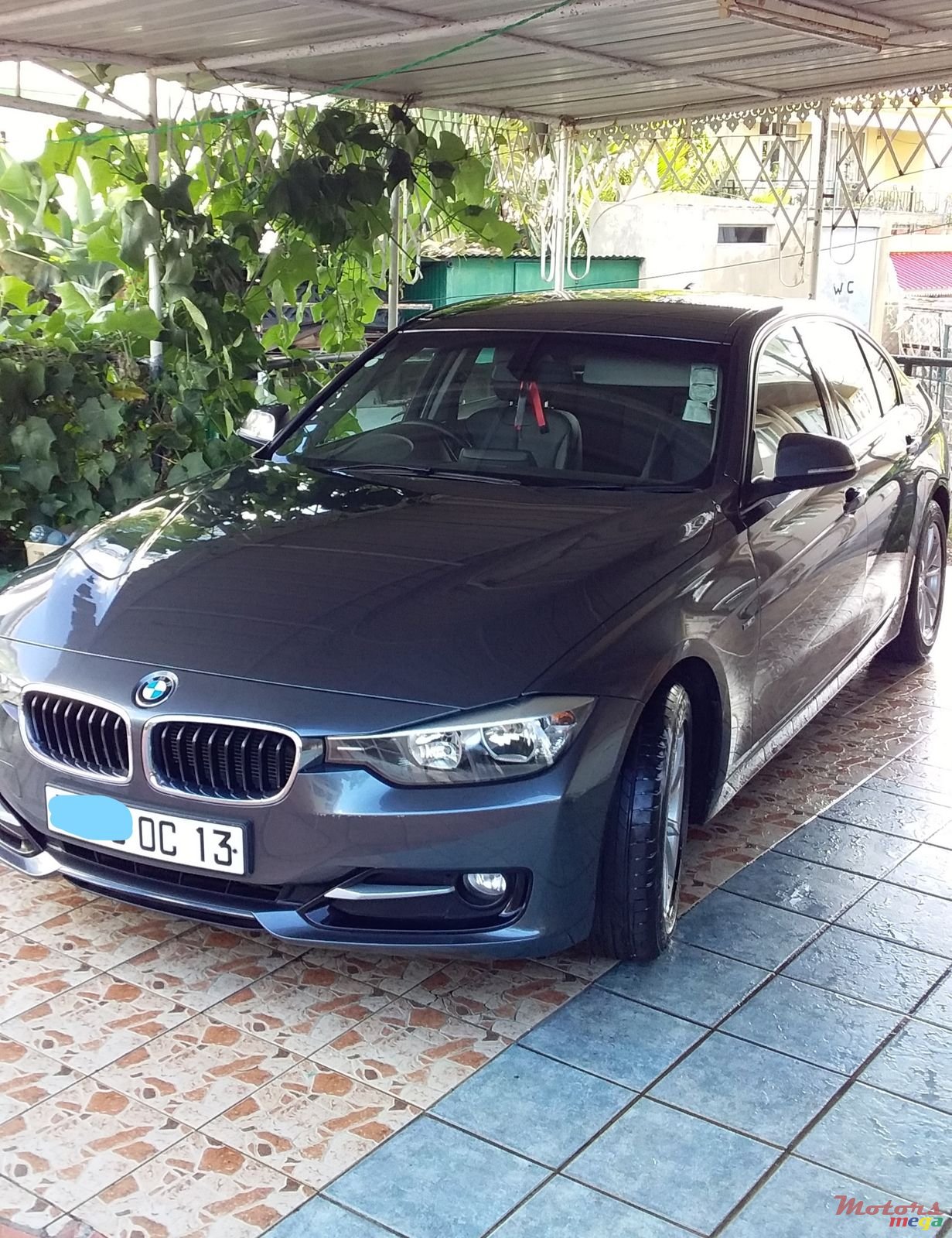 2013' BMW 3 Series 320i photo #7