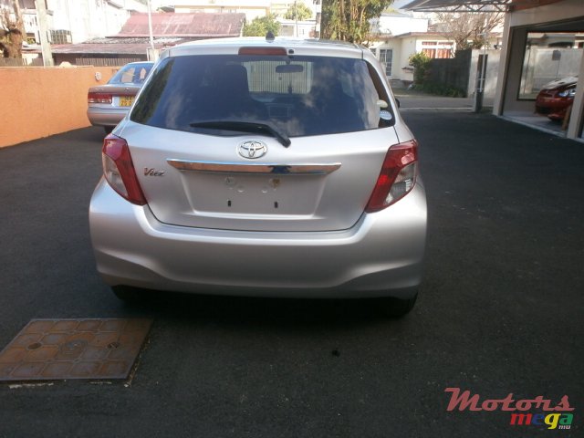 2011' Toyota Yaris Vitz JAPAN photo #3