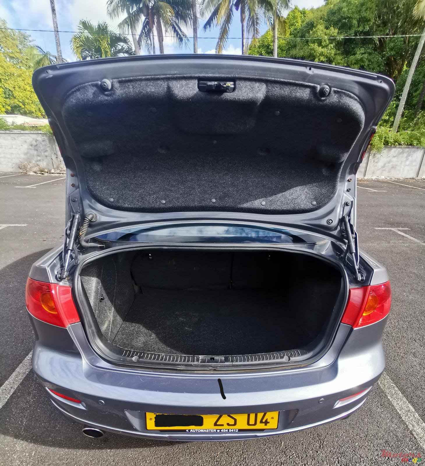 2004' Mazda 3 photo #6