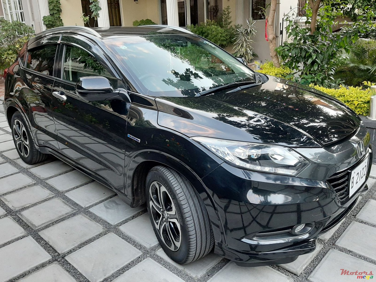 2014' Honda HR-V Vezel Z photo #1