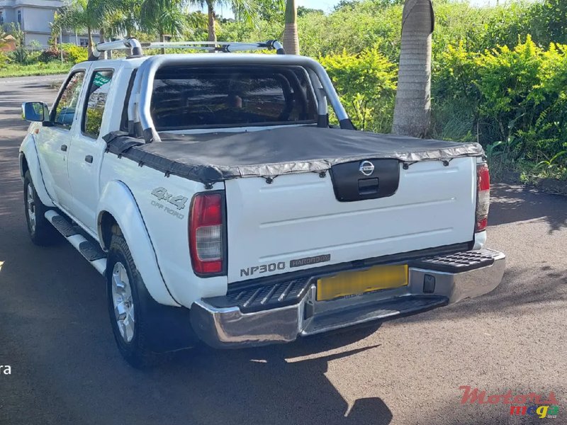 2014' Nissan NP300 photo #4