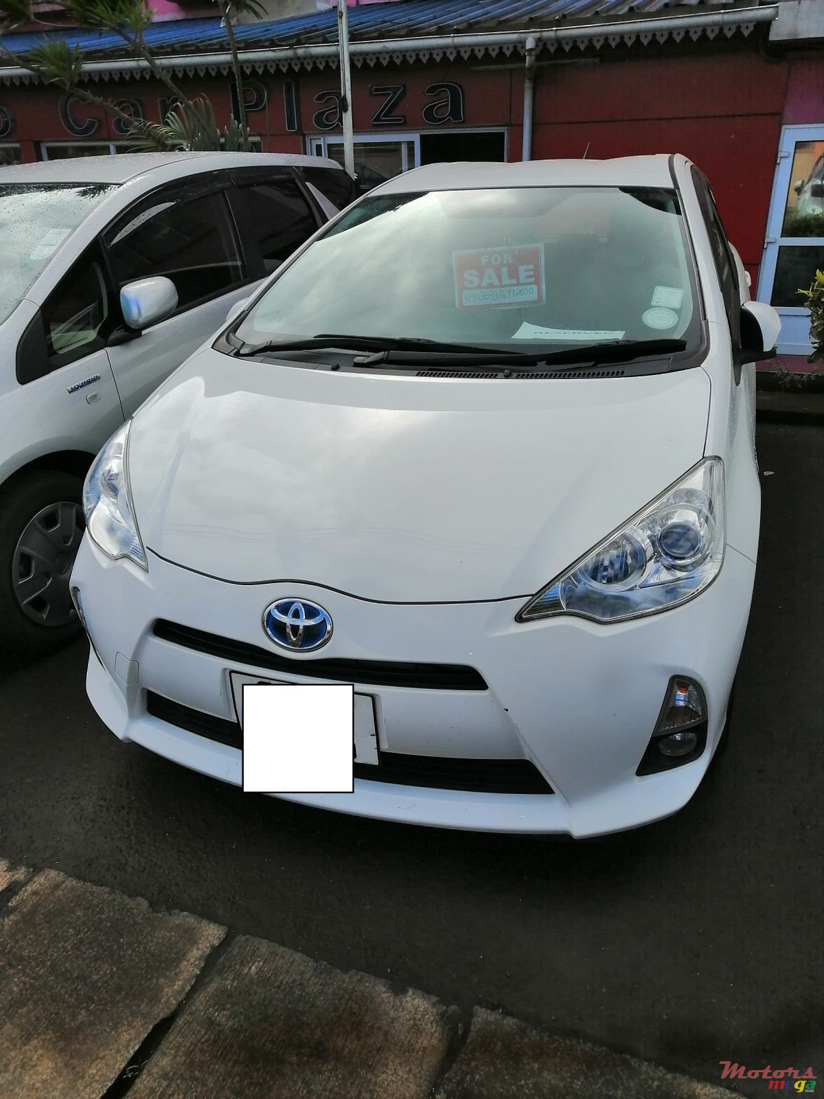 2015' Toyota Aqua photo #3