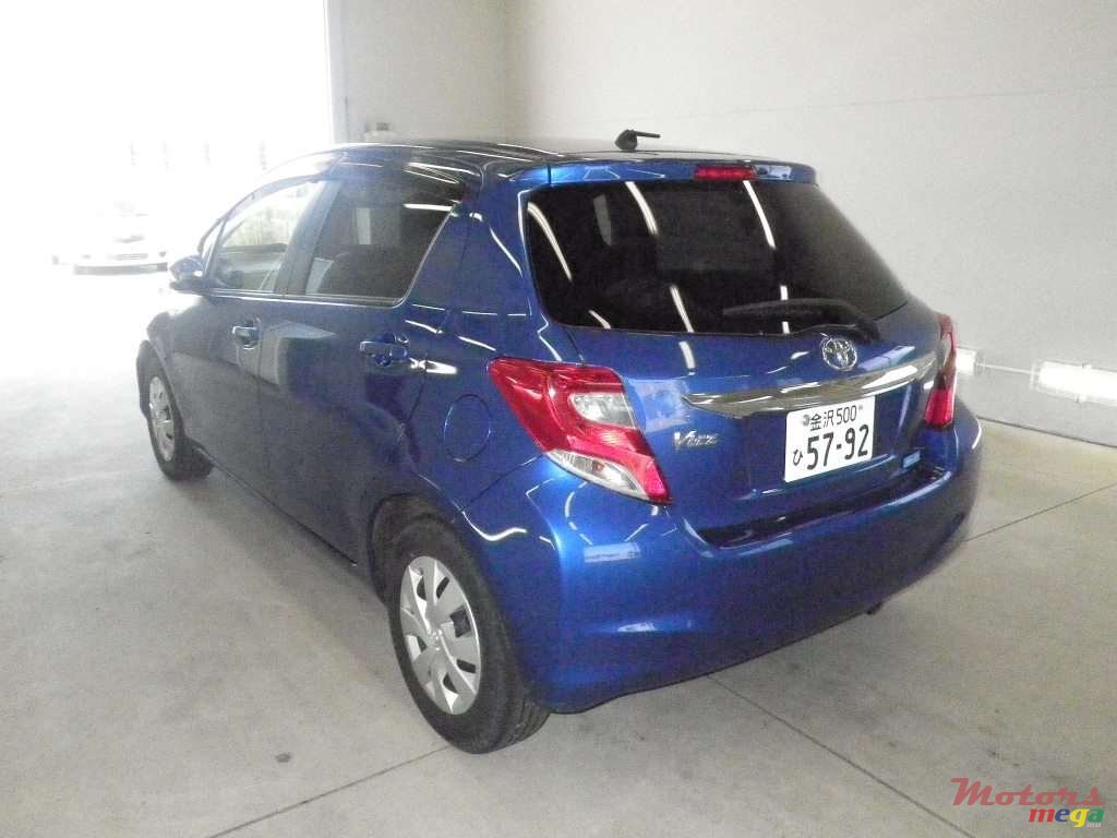 2014' Toyota Vitz photo #2