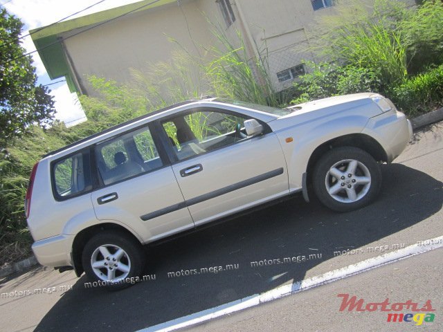 2003' Nissan X-Trail photo #2