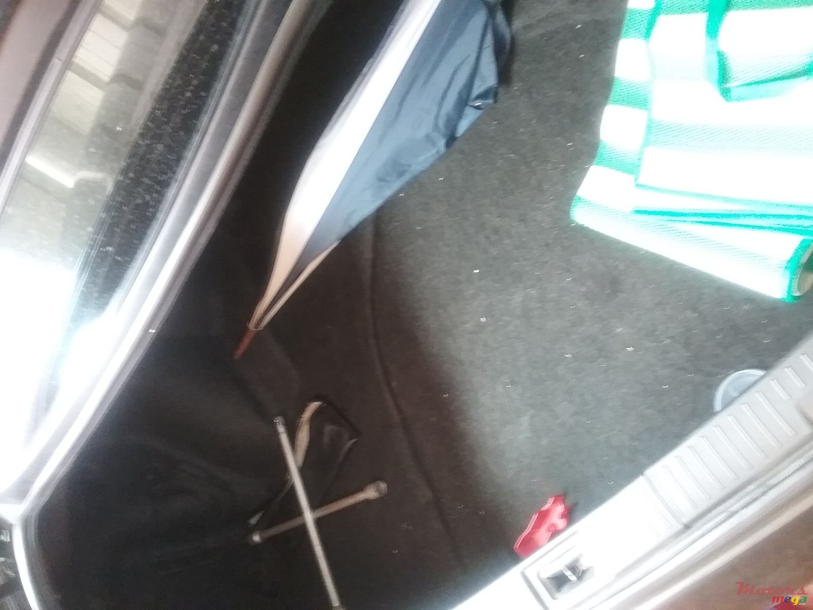 2004' Nissan 300 photo #2