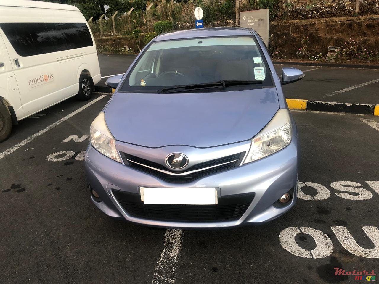 2011' Toyota Vitz photo #1