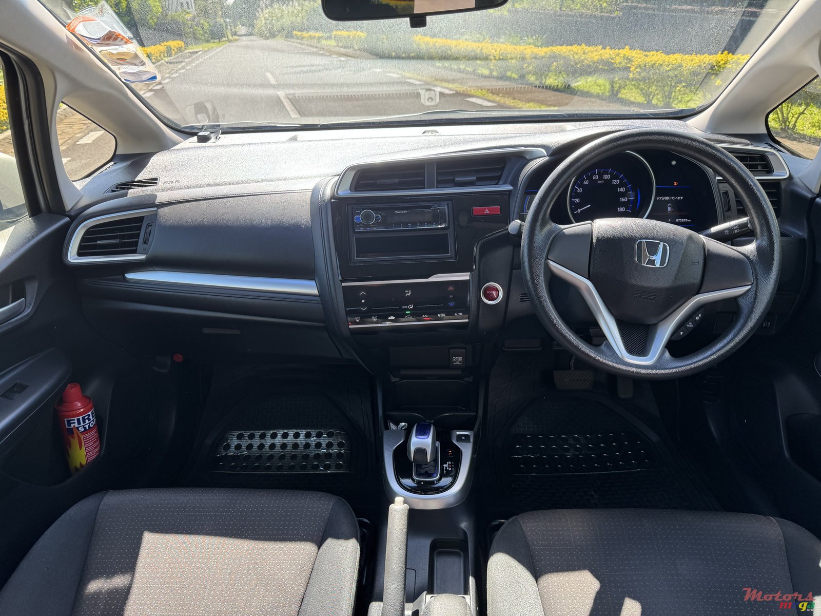 2017' Honda Fit hybrid photo #5