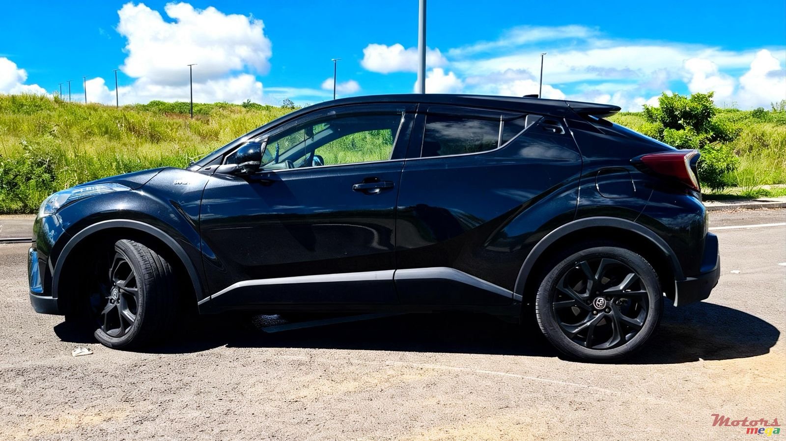 2019' Toyota chr photo #2