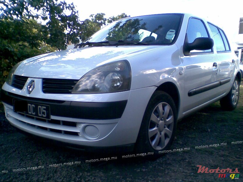 2005' Renault Clio photo #1