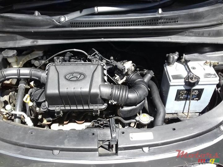 2012' Hyundai i10 photo #4