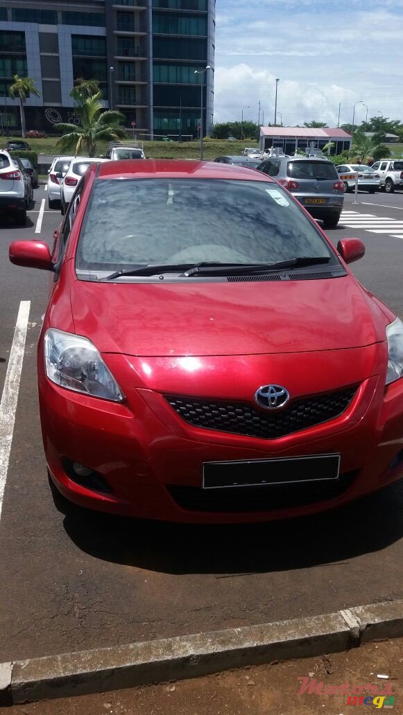 2010' Toyota Yaris photo #1