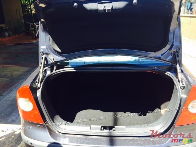 2009' Ford Focus ghia photo #6