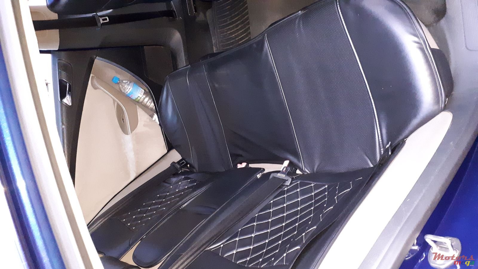 2008' Volkswagen Passat photo #3