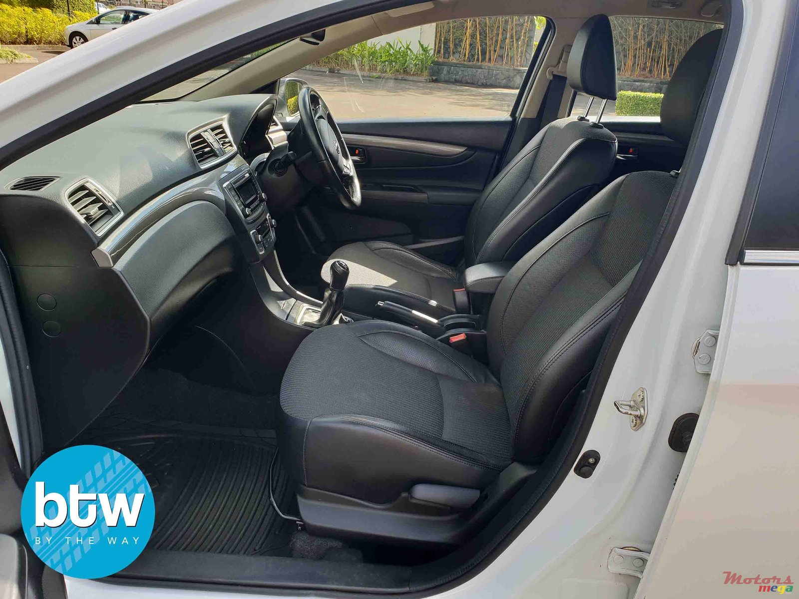 2016' Suzuki Baleno Ciaz photo #4