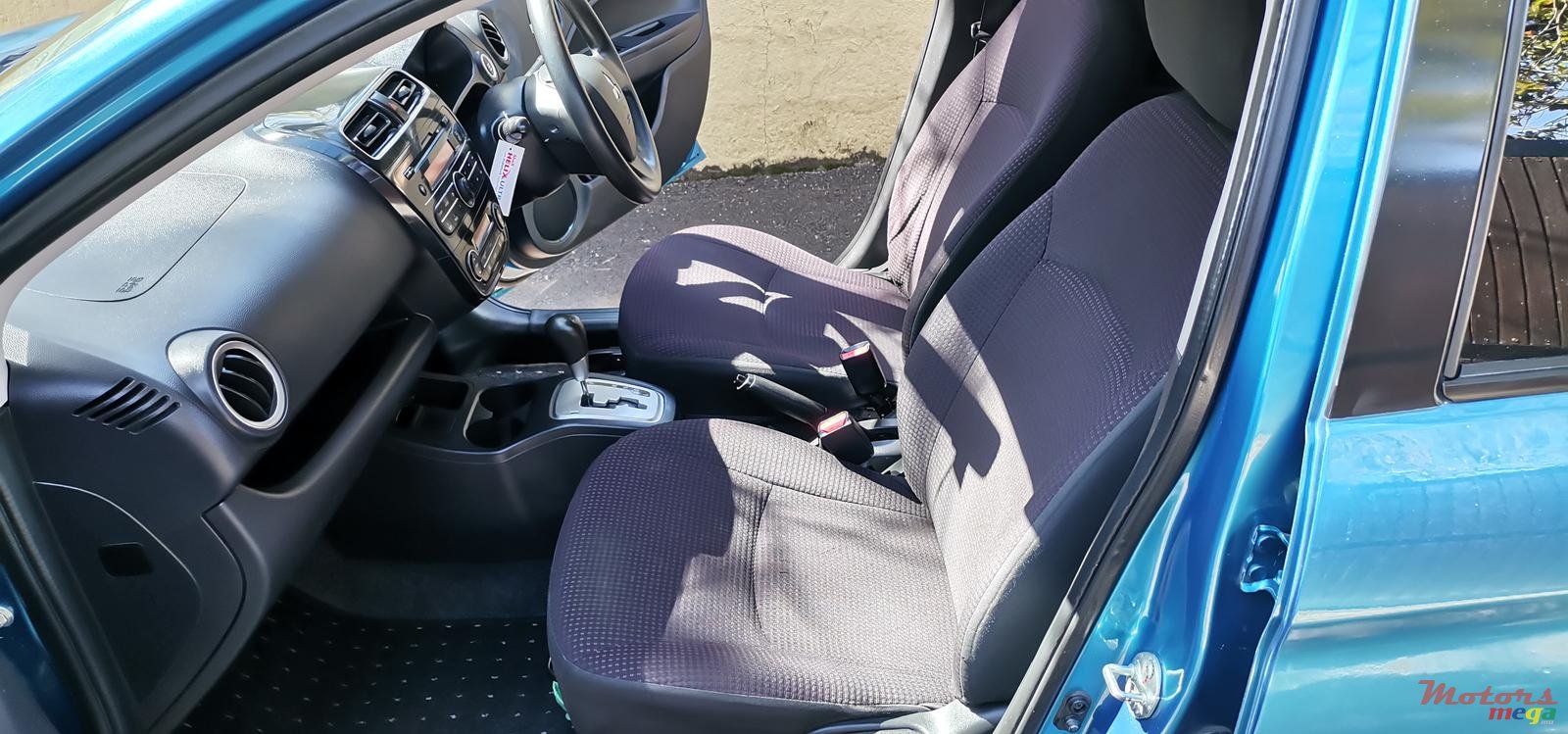 2013' Mitsubishi Mirage photo #5