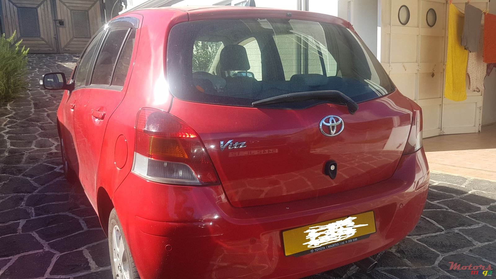 2008' Toyota Vitz photo #3