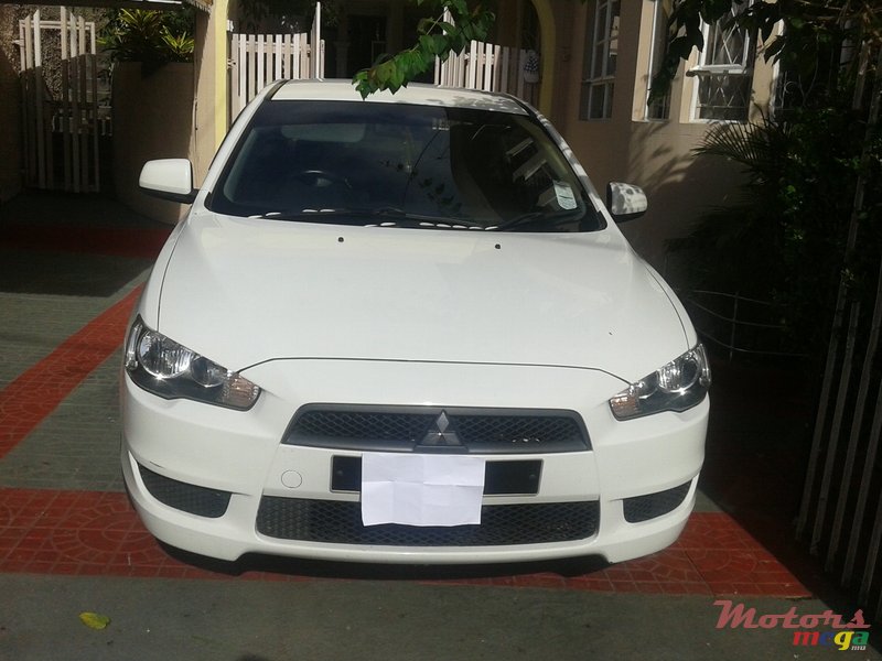 2010' Mitsubishi Lancer photo #2