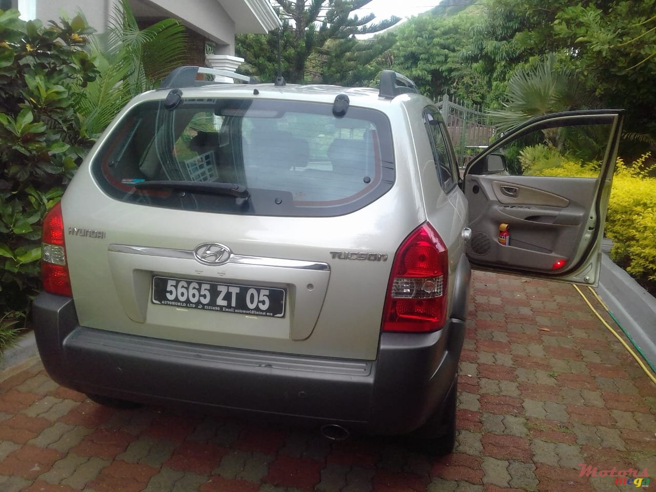 2005' Hyundai Tucson photo #3