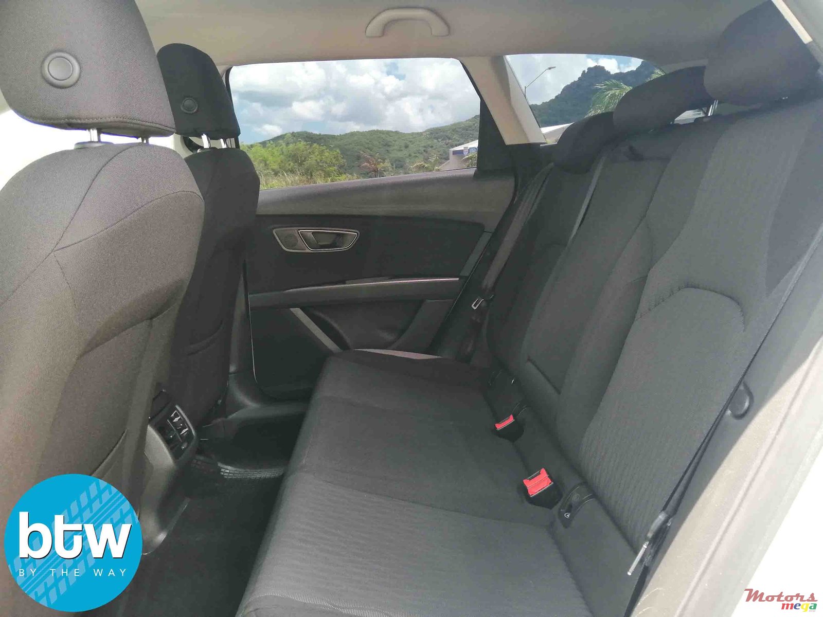 2016' SEAT Leon photo #4